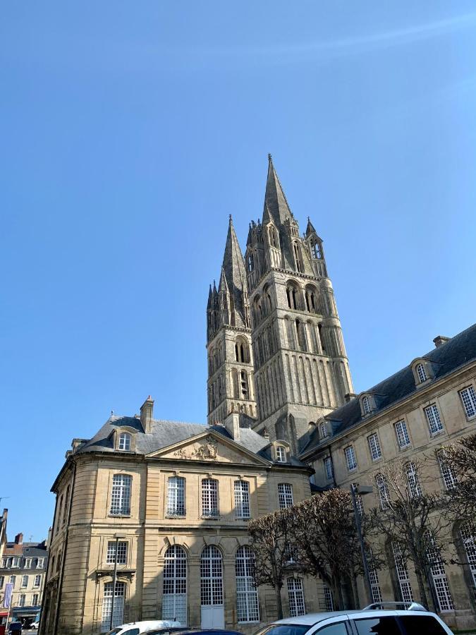 Affaire, Petit Dejeuner Offert En Hypercentre Caen