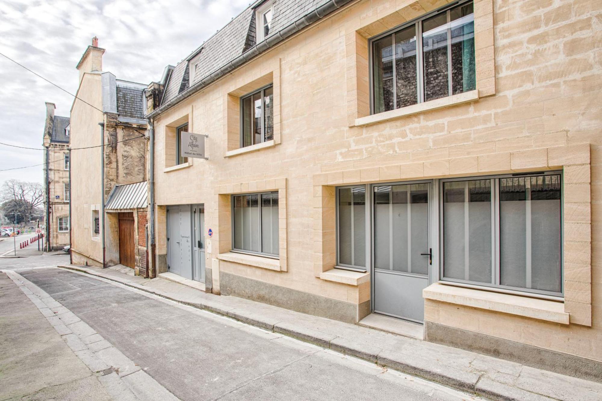 Affaire, Petit Dejeuner Offert En Hypercentre Caen