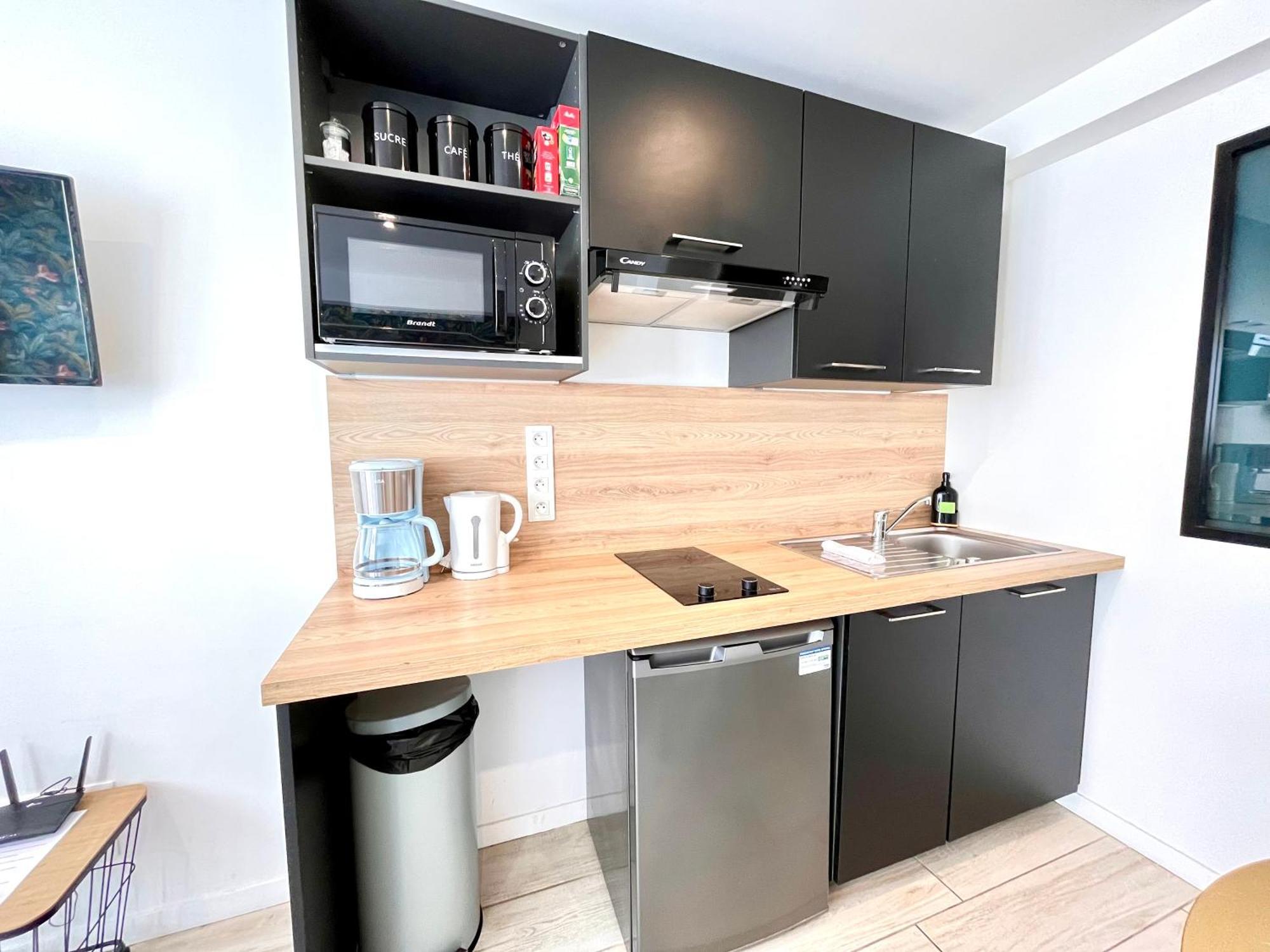 Affaire, Petit Dejeuner Offert En Hypercentre Caen